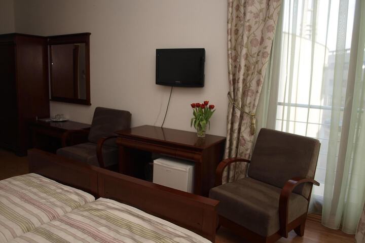 Room 12 of 64