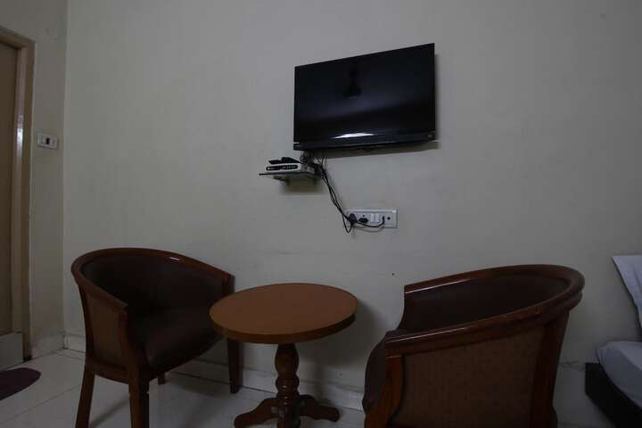Room 32 of 61