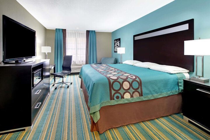 Room 4 of 15