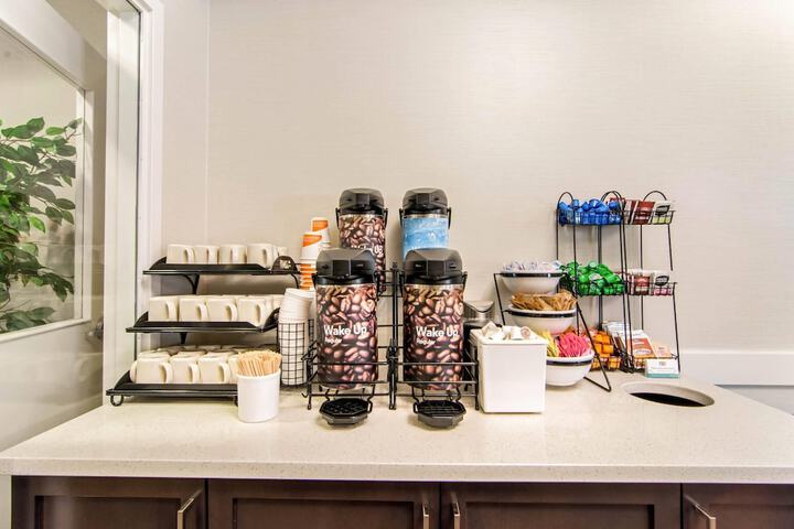 Breakfast/Coffee Service 87 of 104