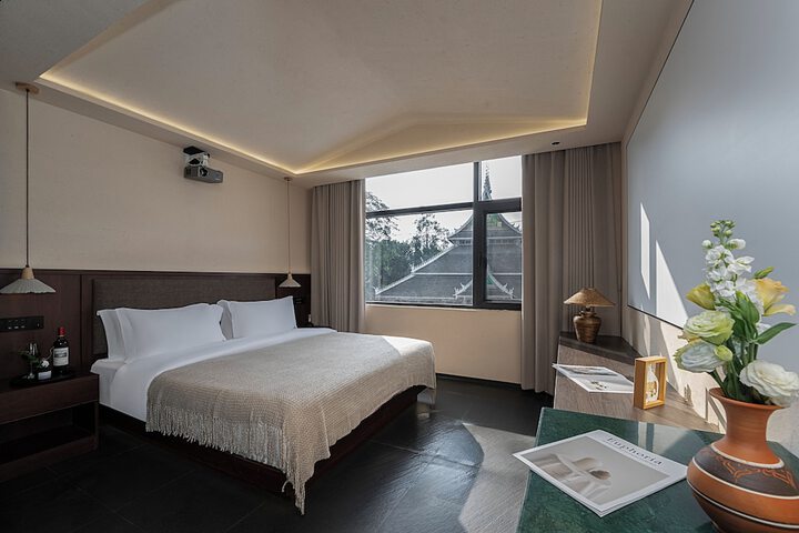 Room 15 of 60