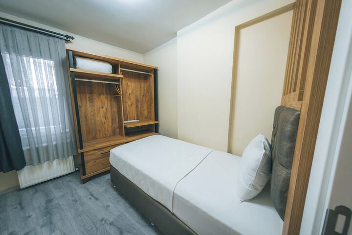 Room 16 of 60