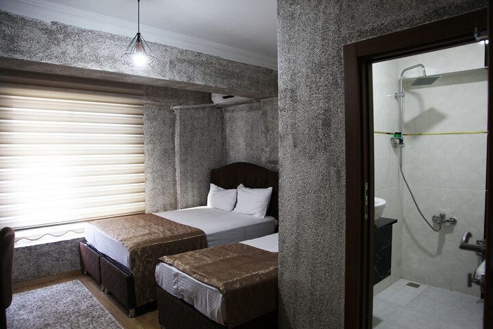 Room 17 of 43