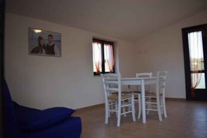 Room 32 of 76
