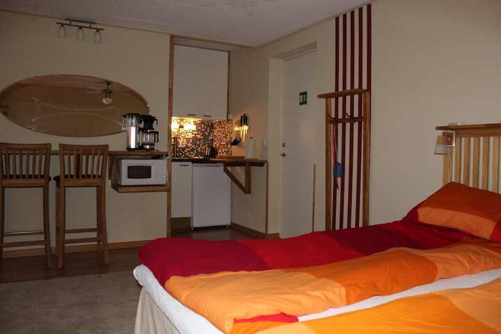 Room 11 of 35