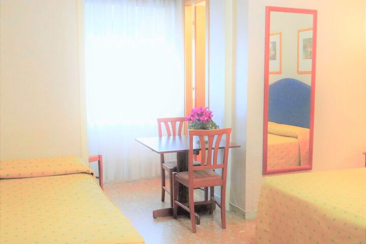 Room 16 of 201