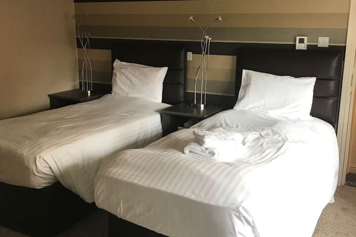 Room 15 of 32