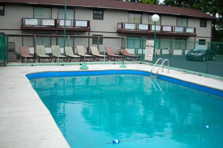 Pool 13 of 19