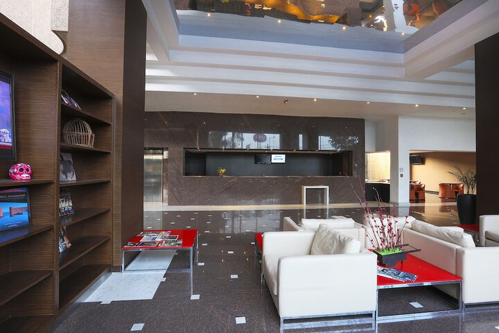 Entrance & Lobby