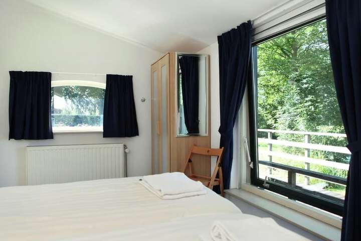 Room 17 of 36
