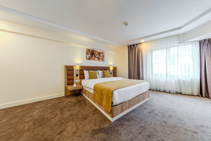 Room 30 of 170