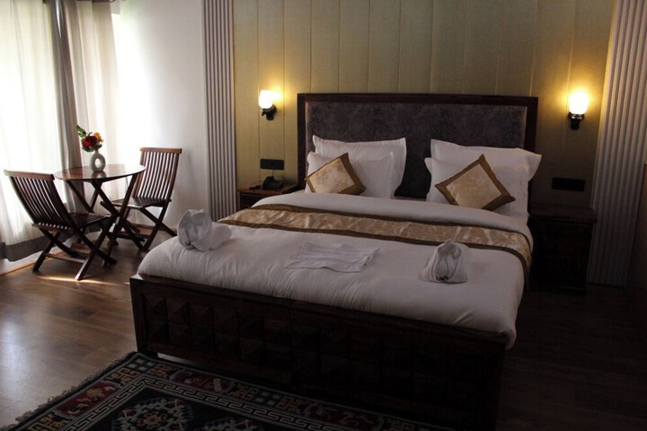 Room 6 of 36