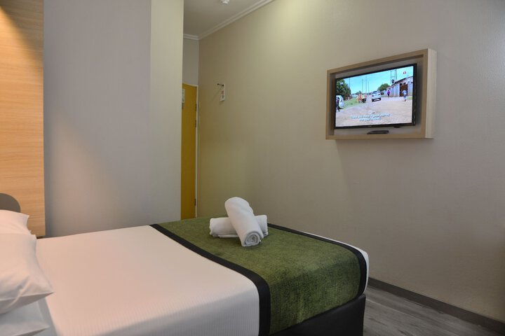 Room 10 of 27