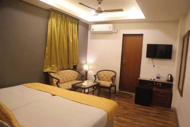 Room 4 of 21