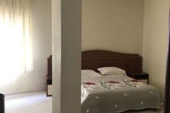 Room 8 of 20