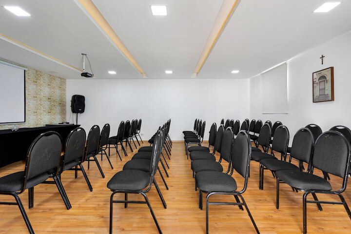Ballroom/Hall 59 of 88