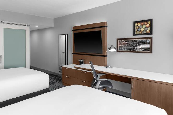 Room 9 of 26