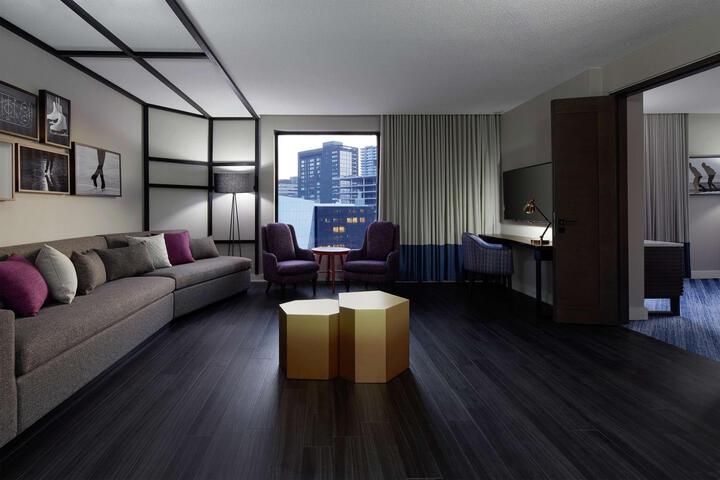 1 King Bed Suite (17 of 17)