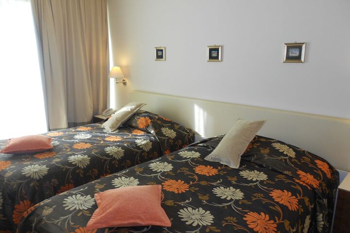 Room 14 of 38