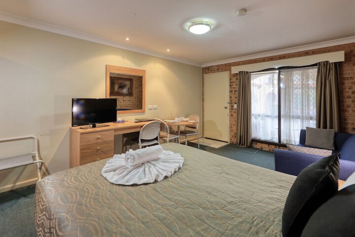 Room 30 of 99