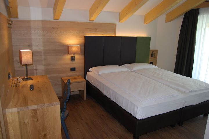 Room 6 of 87