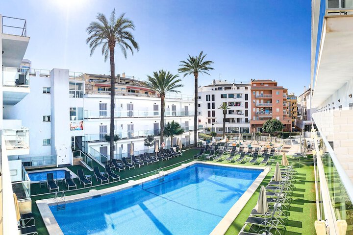 Pool Hotel