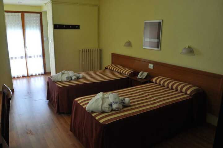 Room 4 of 18
