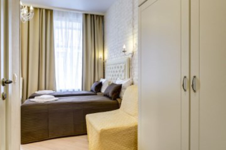 Room 19 of 74