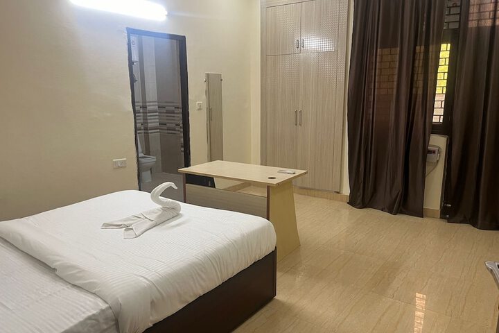 Room 12 of 17