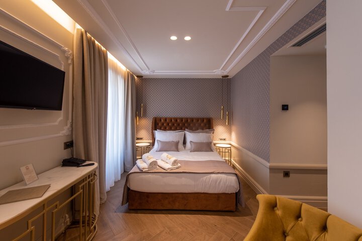 Room 9 of 41