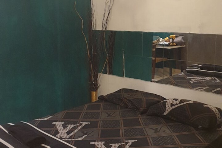 Room 29 of 37