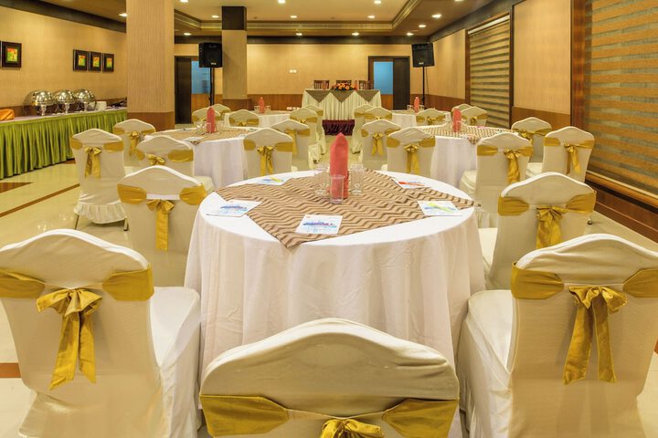 Ballroom/Hall 63 of 77