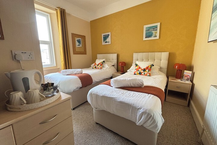 Room 10 of 94