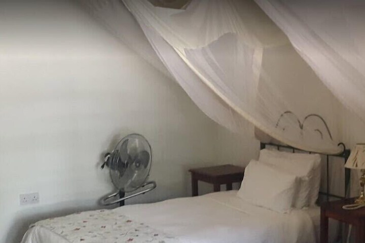Room 14 of 14