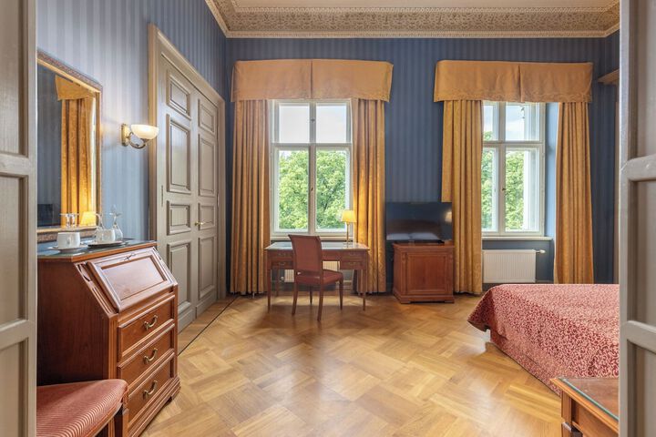 Room 3 of 75