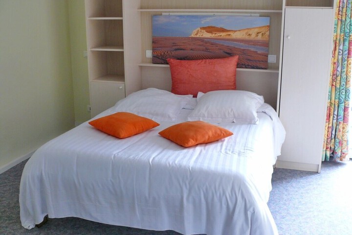 Room 40 of 100