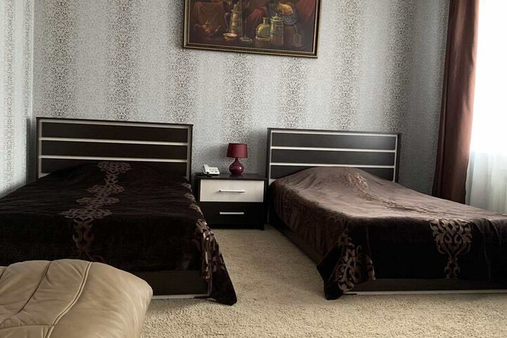 Room 9 of 29