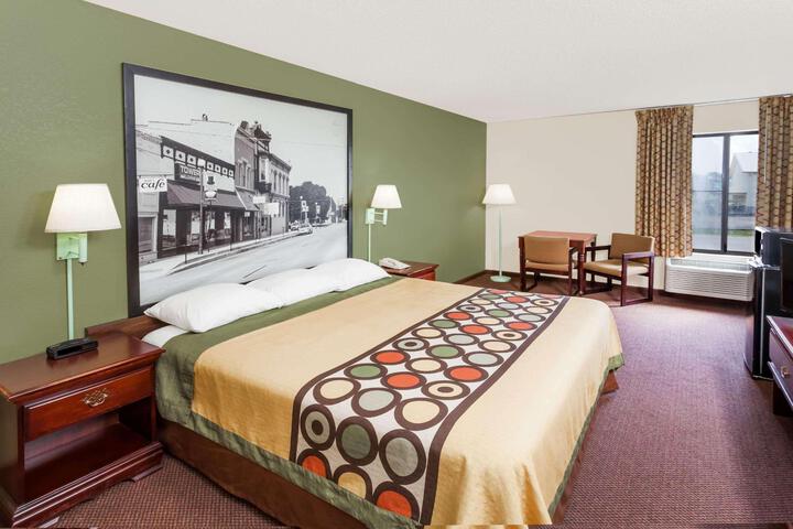 1 King Bed (1 of 4)