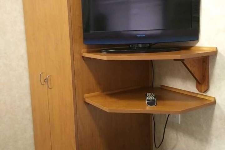 Room 9 of 33