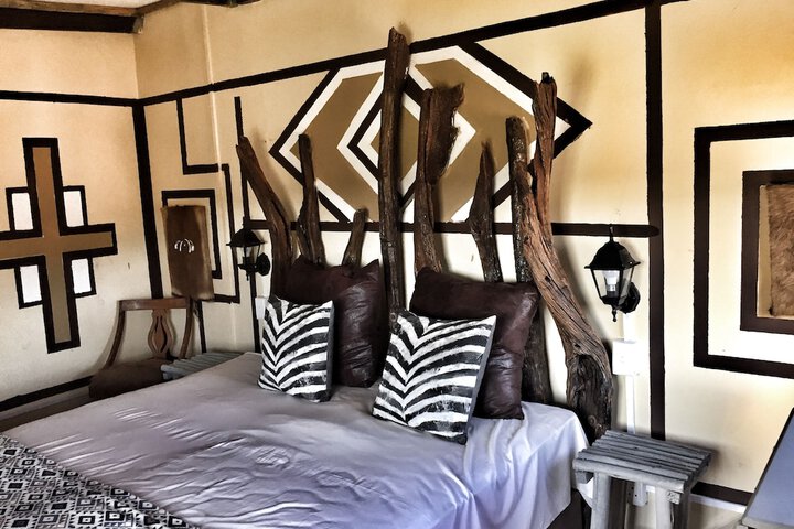 Room 5 of 8