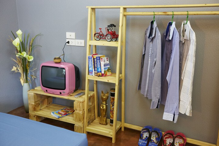 Room 17 of 37