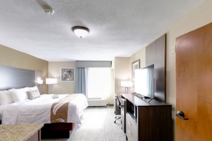 1 Double Bed (2 of 5)