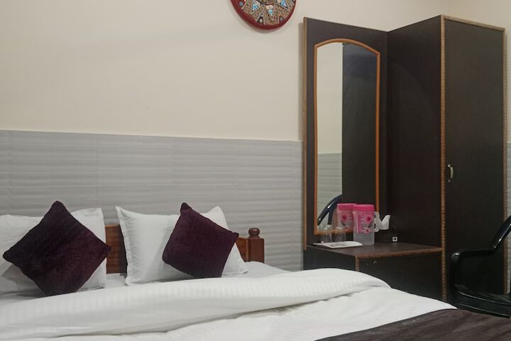 Room 7 of 20