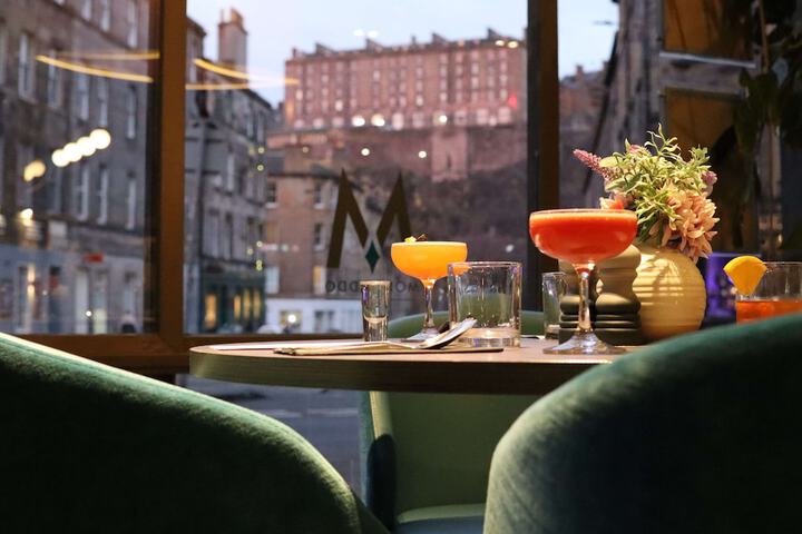 Lounge 101 of 113