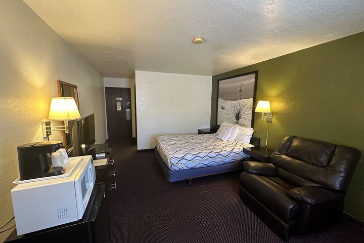 Room 2 of 21