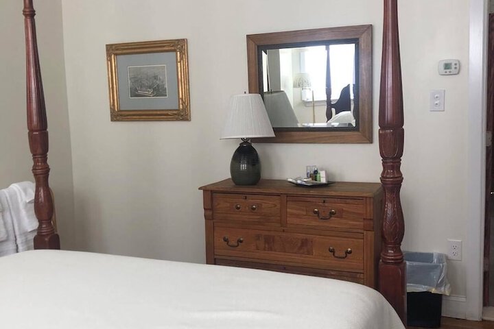 Room 5 of 81