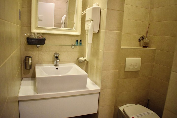Room 46 of 53