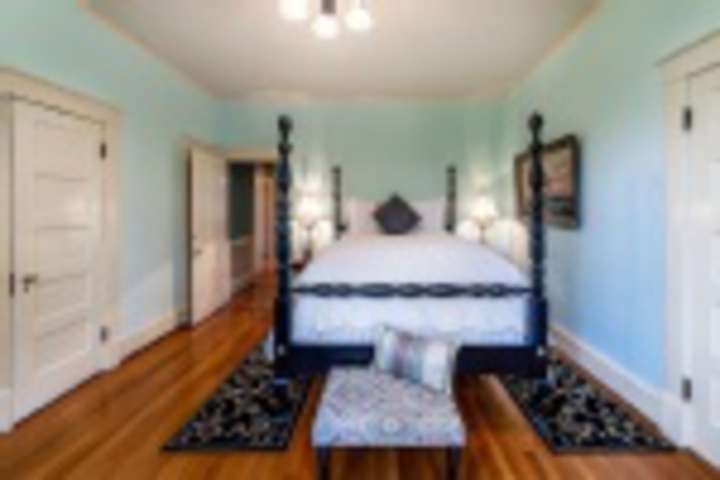 Room 125 of 384