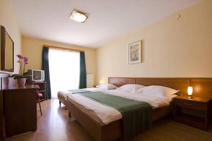 HOTEL ZVONIMIR