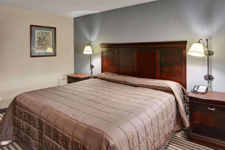 Standard | King Bed (4 of 4)